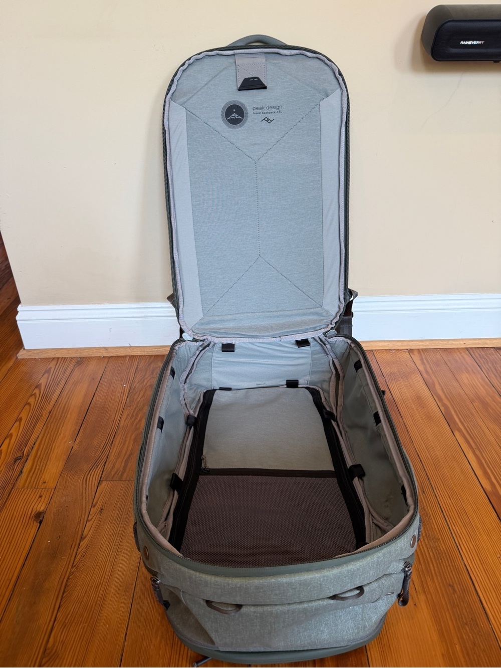 NWOT Peak Design 45L Travel Backpack in Sage Green - Picture 8 of 11
